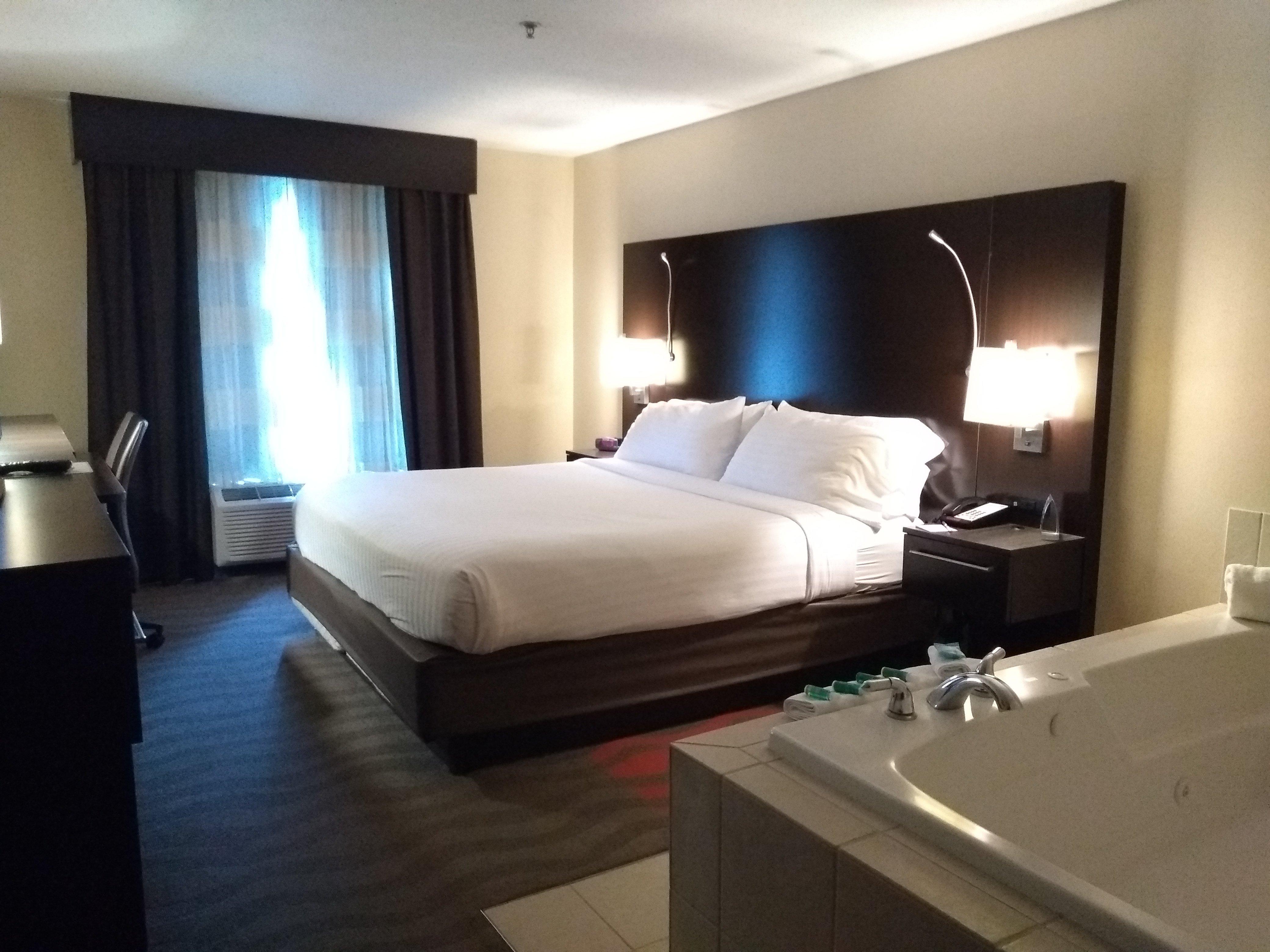 Holiday Inn Express Hotel & Suites Waterford By Ihg Eksteriør billede