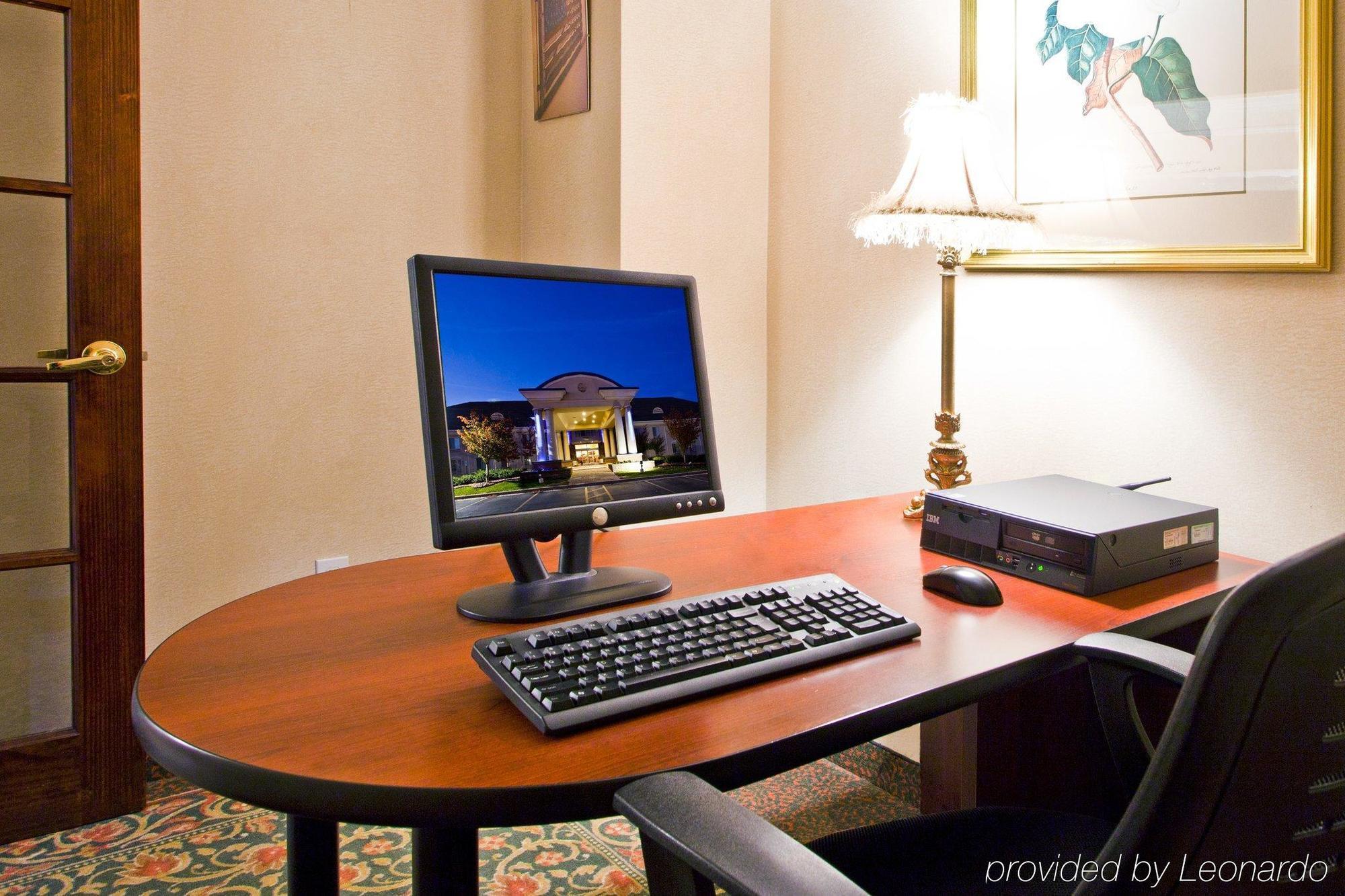 Holiday Inn Express Hotel & Suites Waterford By Ihg Eksteriør billede