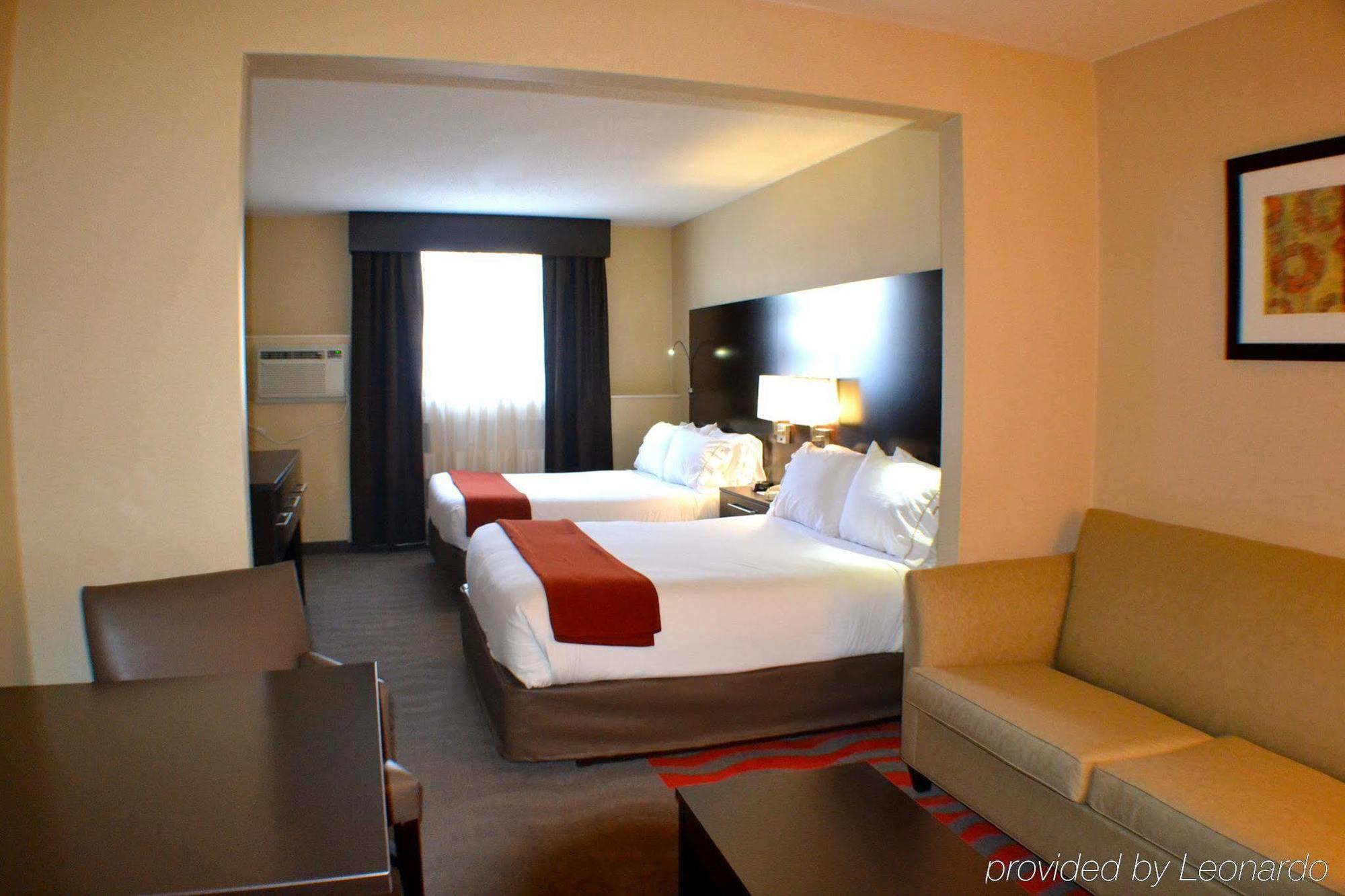 Holiday Inn Express Hotel & Suites Waterford By Ihg Eksteriør billede