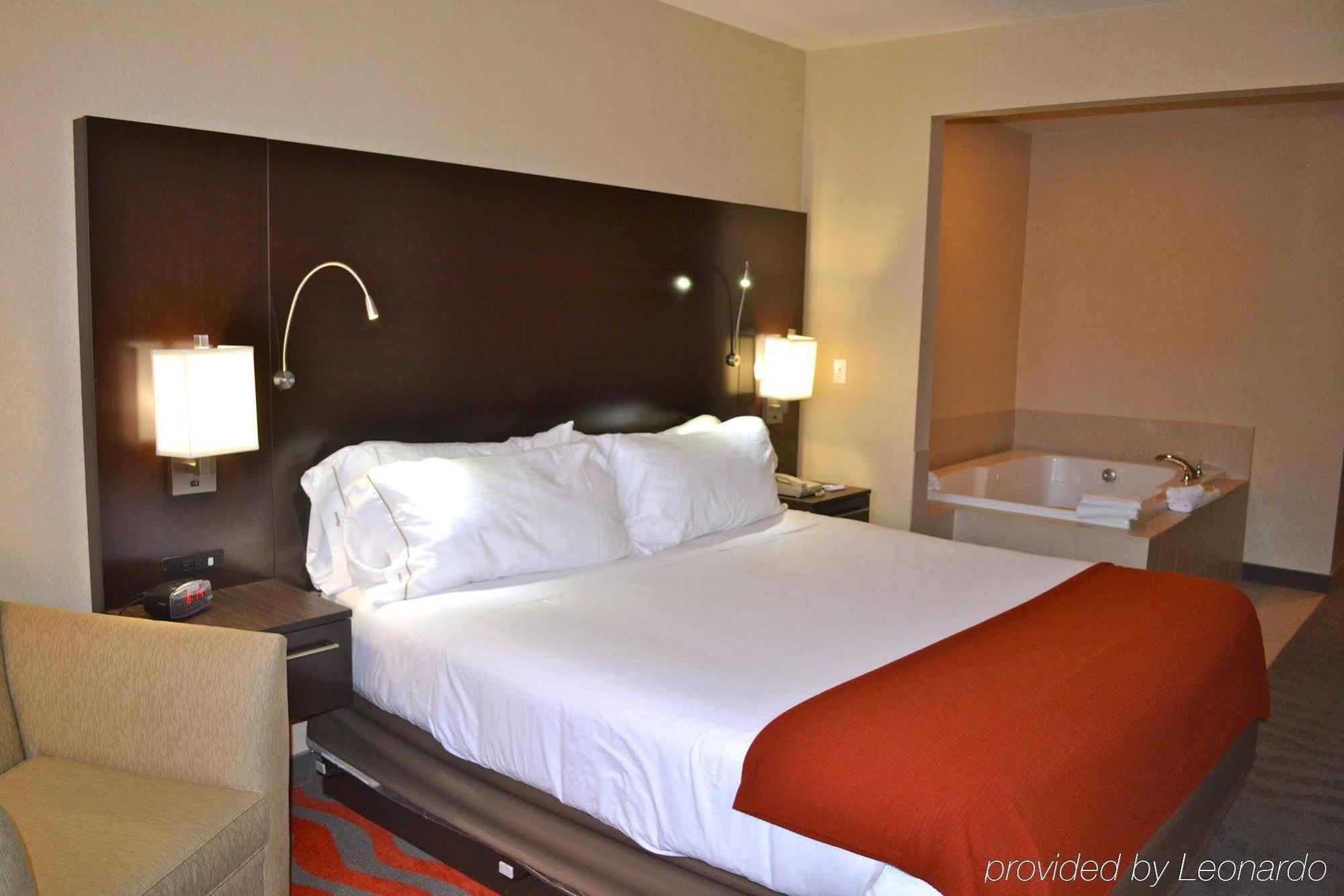Holiday Inn Express Hotel & Suites Waterford By Ihg Eksteriør billede