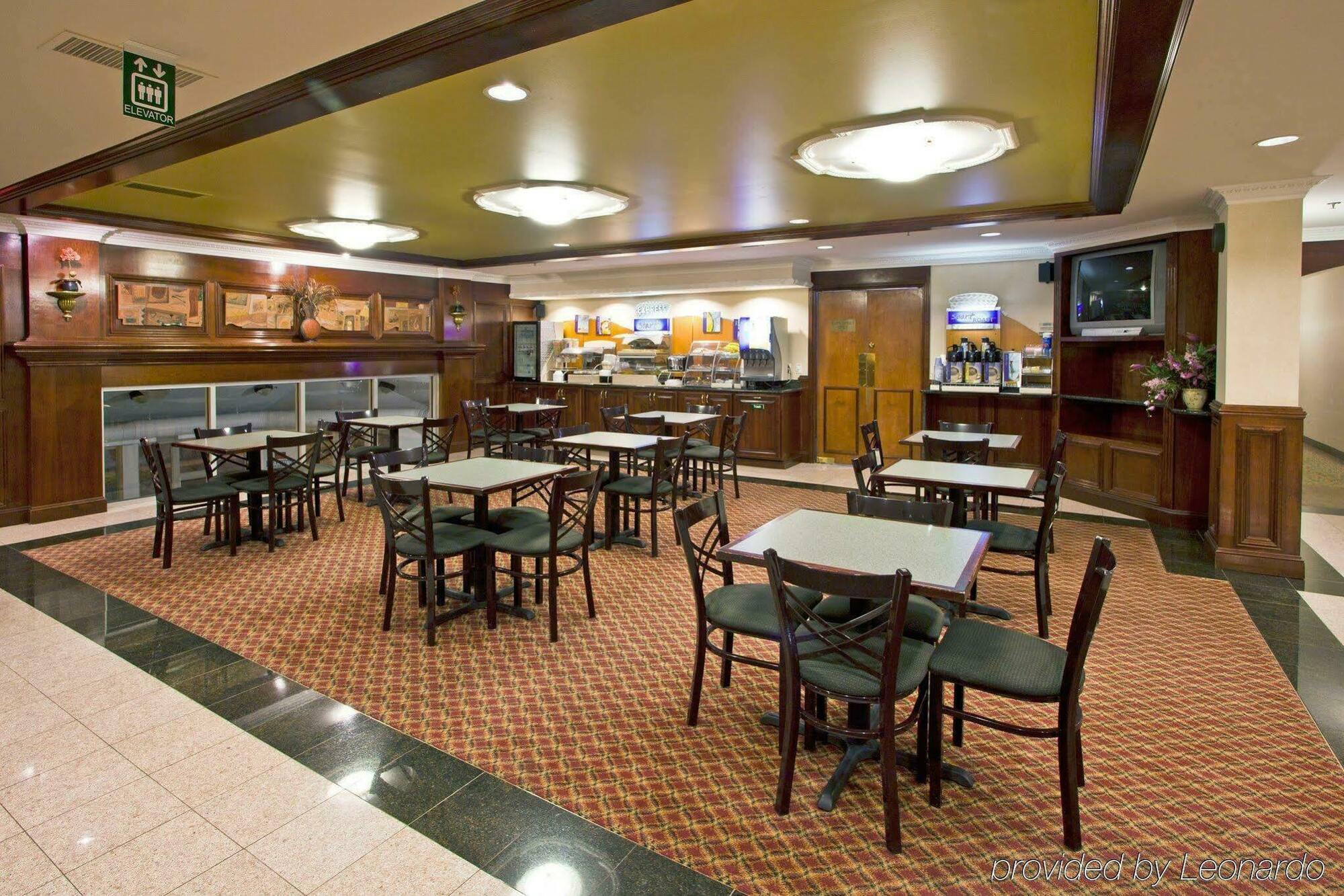 Holiday Inn Express Hotel & Suites Waterford By Ihg Eksteriør billede